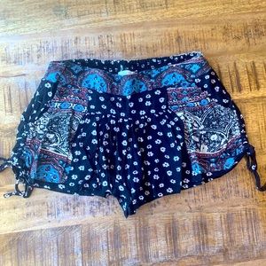 Altar'd State Boho Floral Shorts Med